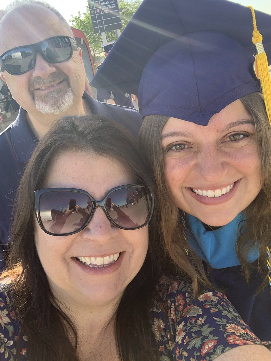mel_lowry4's tweet photo. So proud of you!!! #wgugrad @jess_lowry3 https://t.co/7Mtey5AUj9