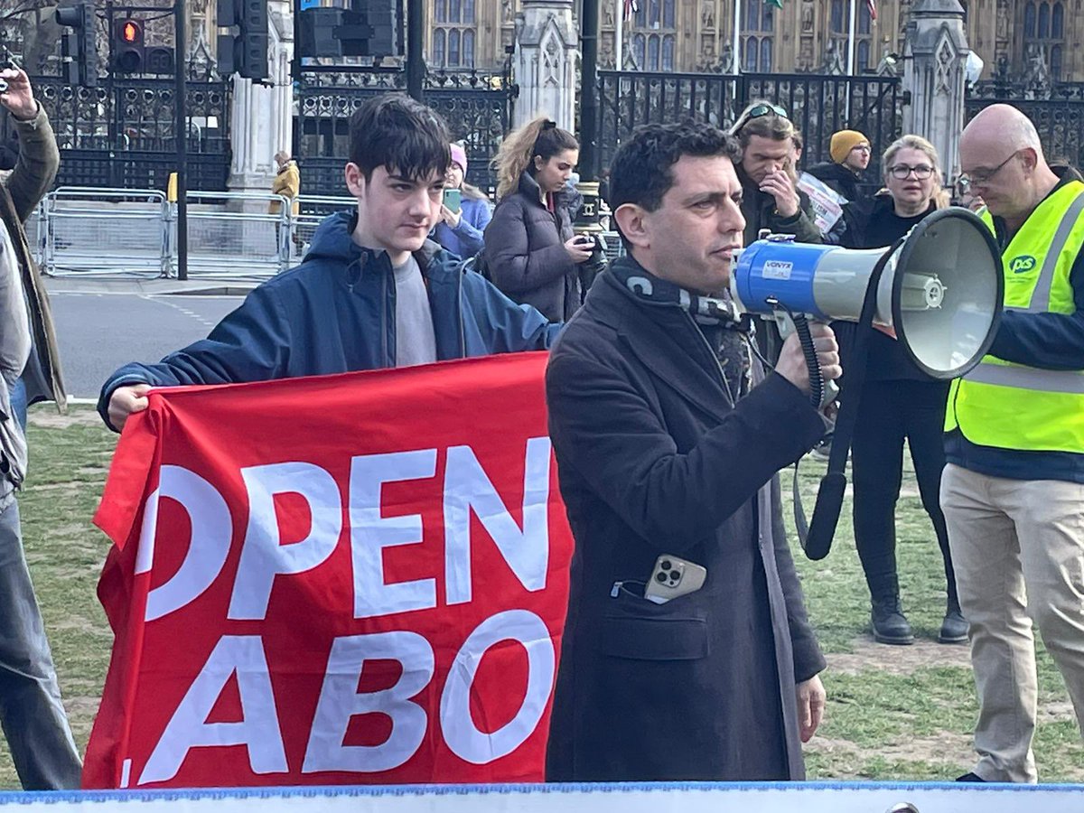 OpenLabour's tweet photo. Today at the @ukraine sol trade union and labour movement demo we were represented by dozens of members. @panny_antoniou spoke on our behalf as well as @alexsobel @NadiaWhittomeMP 

#slavaukrainie https://t.co/iN4DAuIQPo