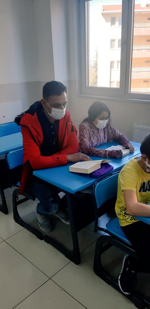 Bu haftaki 📚 okuma saatimizde değerli velilerimizi okulumuzda misafir ettik. Katılan tüm velilerimize teşekkür ediyoruz.

 #edirneokuyor #ipsalaokuyor #okulaileelele

<a href="/edirnemem/">Edirne Milli Eğitim</a> <a href="/Dr_Onderarpaci/">Dr. Önder ARPACI</a> <a href="/ipsalailcemem/">İpsala İlçe MEM</a> <a href="/smehmetengin/">Salih Mehmet ENGİN</a>