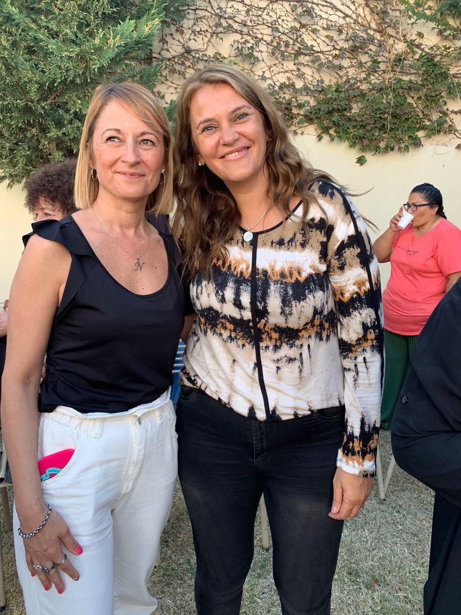 nataliact76's tweet photo. 🔵Estamos convencidas que una Mendoza más pujante la podemos construir entre todos y todas ☀️
Esto lo lograremos escuchando a los Mendocinos y a sus necesidades reales💥 #ProyectoSur #FrenteDeTodos #Mendoza https://t.co/LDFCm6KTQ3