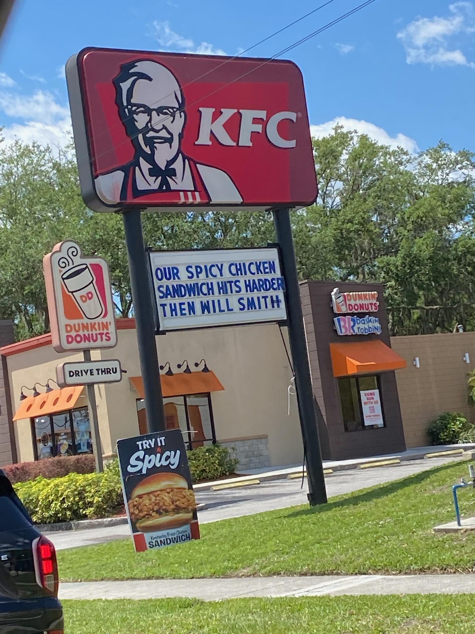fmottrn on Twitter: RT @VGx7Hunter: At my local KFC… t.co