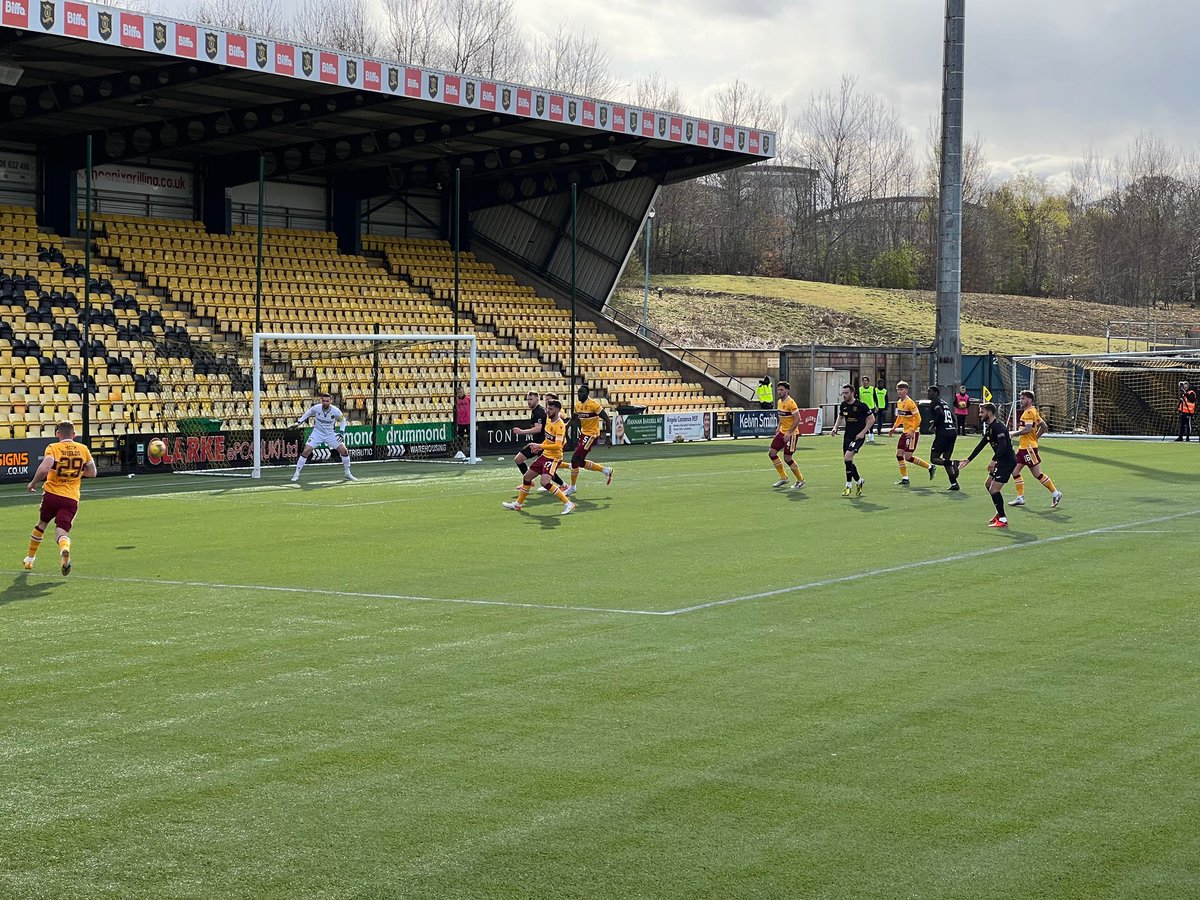 earlsummers's tweet photo. Not the result that Livi wanted ☹️, but we enjoyed our first game at Almondvale today courtesy of @LiviFCOfficial and @Balbardie_PS https://t.co/UrQnIVMjZv