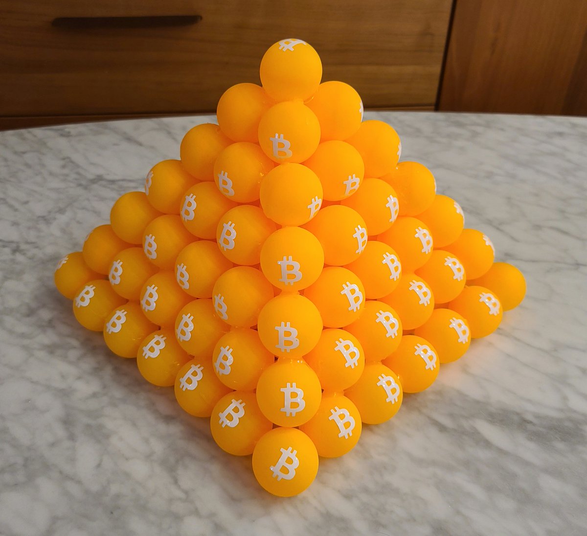 Pyramid__Scheme's tweet photo. We had multiple people come by the Support Table during the game and try to buy this #Bitcoin #Ball #Pyramid that was part of one of the game puzzles.

Highest bid on this thread by midnight Eastern gets it!

Bidding starts at 180k Sats, must pick up in Miami Beach. Any takers? https://t.co/Lh5Xa9wkoh