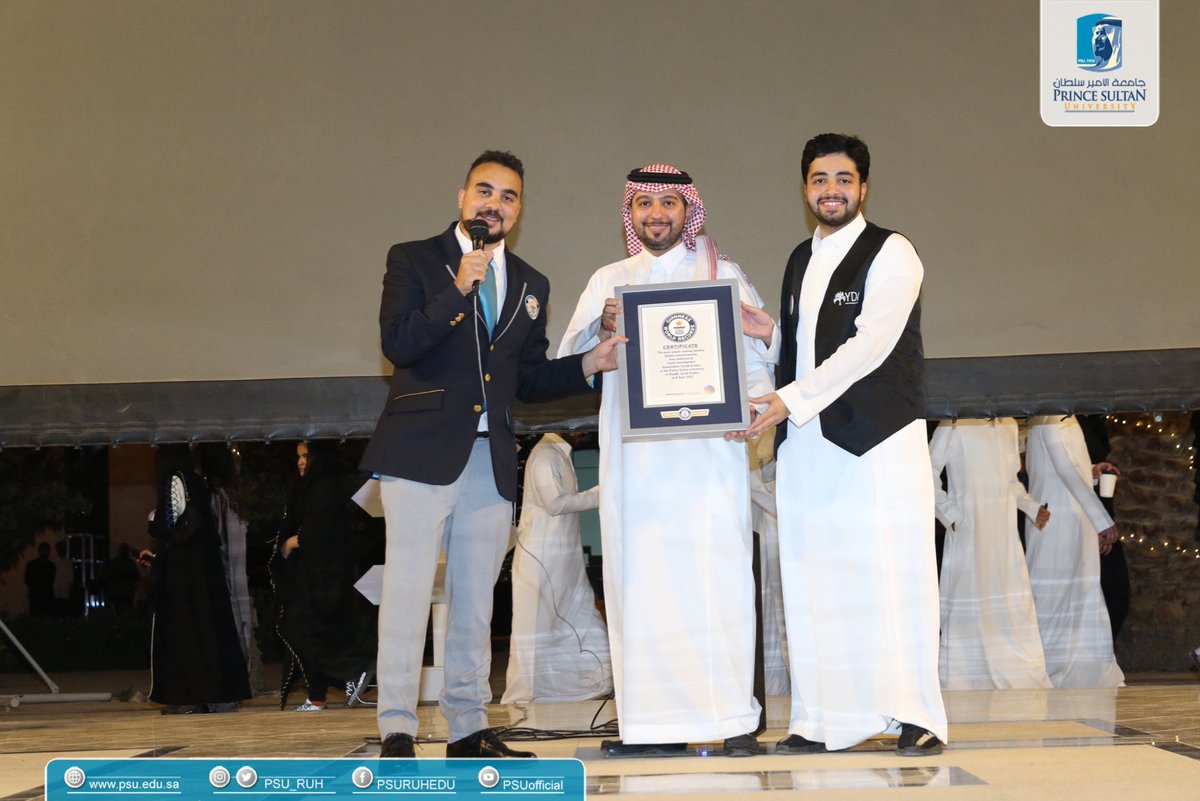 PSU_RUH's tweet photo. نادي @ydapsu في #جامعة_الأمير_سلطان يحطم الرقم القياسي في @GWR ويحصل على شهادة جينيس لأكبر عدد من المشاركين في صناعة زجاجات حسية في وقت واحد #DSAPSU وذلك ضمن الحملة المقامة لاضطراب طيف (التوحد). #فخر_سلطان https://t.co/XBH2J1p3aj