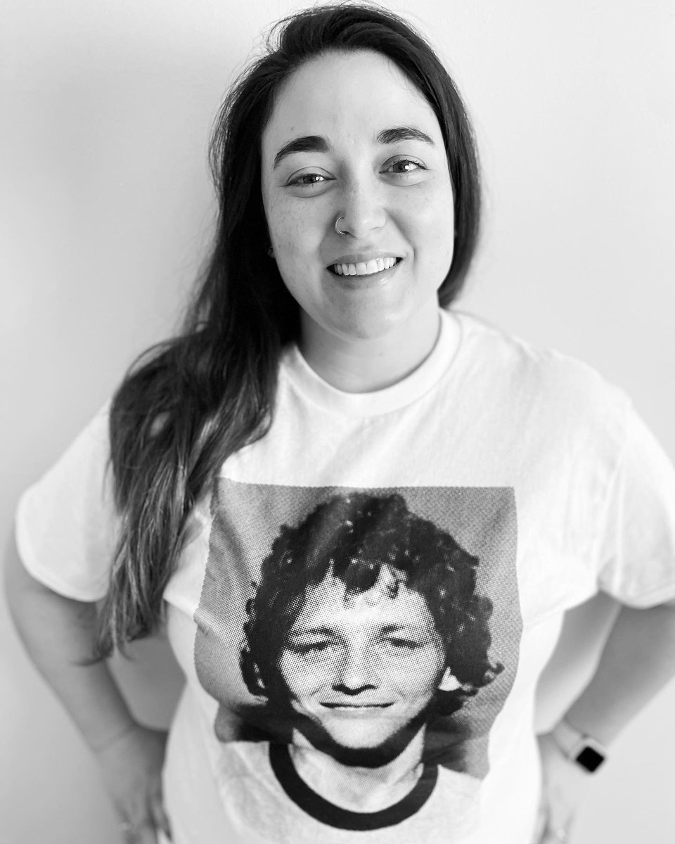 Thinking about being back at #CedarBrookPark for the 2022 #TerryFoxRun makes me all smiles! ☀️🌲👟Can’t wait to wear this limited edition shirt designed by @DouglasCoupland 👕Get yours too starting 04.12.2022 by visiting terryfox.org @terryfoxfoundation #ImNotAQuitter
