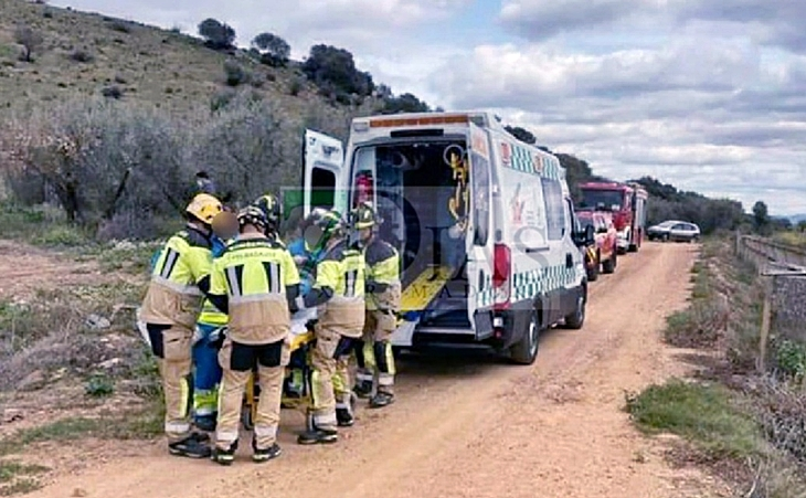 abpex_es's tweet photo. Los Bomberos del CPEI pertenecientes al Parque de Don Benito-Villanueva @LeyBomberosExtr #leyDelFuego https://t.co/hcoNdi4jYd