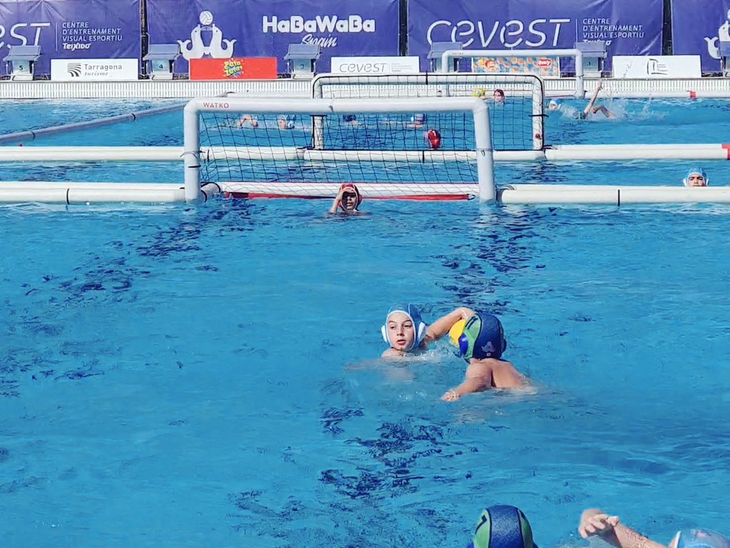 🤽‍♀️ Per segon any consecutiu a #Tarragona, avui ha començat la 4a edició del festival de waterpolo HaBaWaBa Spain. Un festival on el més important és  el foment de l'esport entre els més petits a través del respecte, la convivència i el joc net. 👏
@HaBaWaBaSpain
<a href="/CarminaBlay/">Carmina🎗️</a>