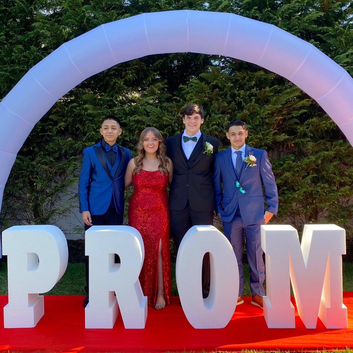 marriedrich924's tweet photo. Class of 2023 Junior Prom! Class officers @ITHSCLASSOF23 @MsSkuddersClass @msloehr1 @IslandTreesHS @IT_Bulldogs https://t.co/B0otsBUsj8