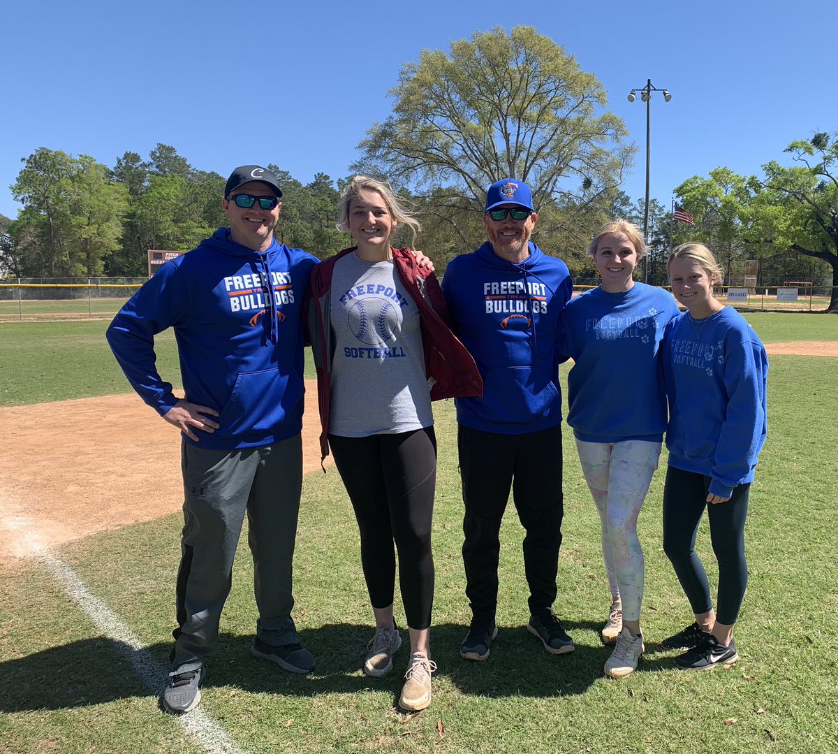 Shaun Arntz (@shaunarntz) on Twitter photo Thank you to these Bulldogs <a href="/YourFHSBulldogs/">Freeport High School</a> for helping out this morning with the Niceville Challenger Little League for little league players with disabilities. Great ball players and even better people! <a href="/CoachJBurnham/">Jason Burnham</a> <a href="/feller_mayson/">Mayson Feller</a> <a href="/FreeSydni/">Sydni Free</a> <a href="/jennifer_cosson/">Jennifer Cosson</a> Thank you to these Bulldogs <a href="/YourFHSBulldogs/">Freeport High School</a> for helping out this morning with the Niceville Challenger Little League for little league players with disabilities. Great ball players and even better people! <a href="/CoachJBurnham/">Jason Burnham</a> <a href="/feller_mayson/">Mayson Feller</a> <a href="/FreeSydni/">Sydni Free</a> <a href="/jennifer_cosson/">Jennifer Cosson</a>