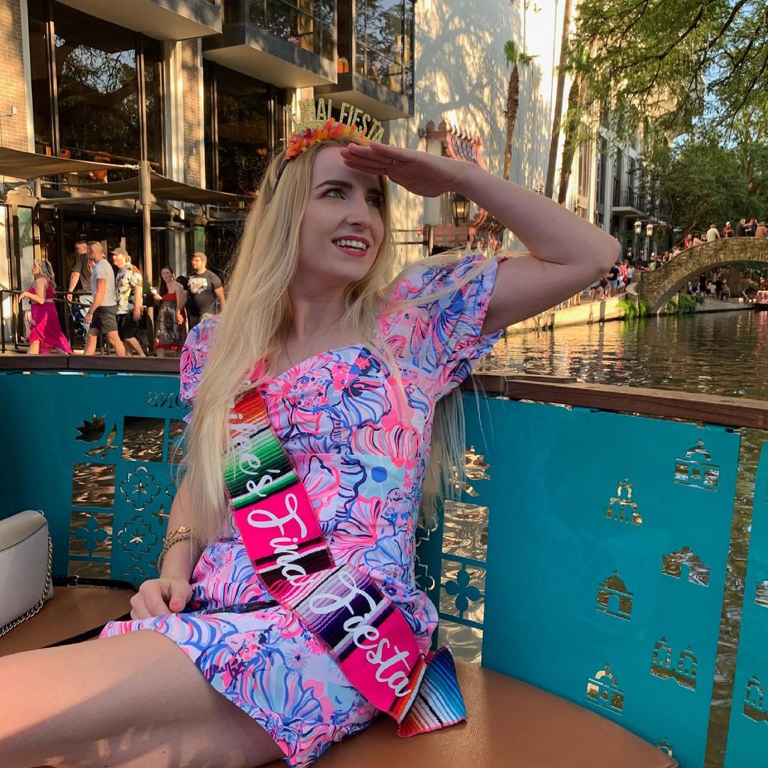 Fiesta Forever! 🎉 🎊 

The celebration is underway. Spend your Fiesta weekend aboard Go Rio! 

📸  @theseasonofsinging