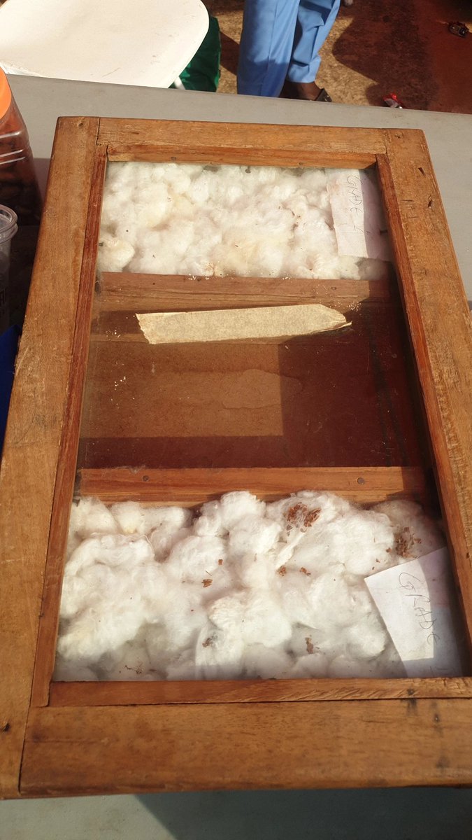 missadelaja's tweet photo. It was also such a pleasure for the Ministry of Agriculture to be part of #adiremarketweek because the best materials for adire are plant& animal based (cotton, silk etc) which are made in Ogun state. So we had raw materials on display courtesy of our Produce Department & NaCotAn https://t.co/S9MnbLClvN