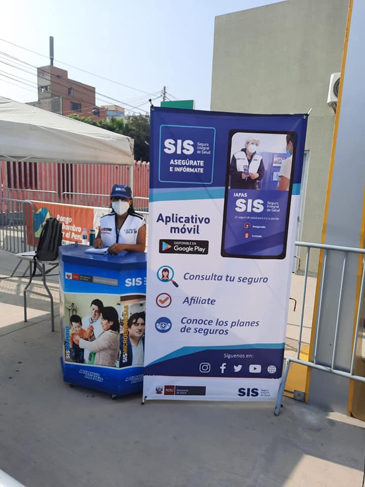 SISPeruOficial's tweet photo. #SISteInforma. Te invitamos a buscar nuestro modulo de información del seguro #SIS en los vacunatorios:
- Videna (San Luis).
- Parque Mayta Capac (SMP).
Yo tengo SIS ¿Y tú?���🏻♀️🙋🏻♂️
Protege tu salud y la de tu familia. #SISPerú https://t.co/8ITk8VvQga
