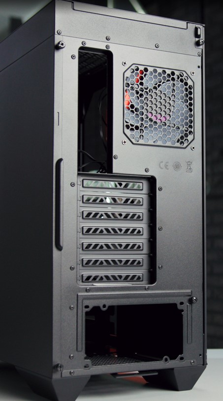 benchrs's tweet photo. [TEST]: 🥶 Cooler Master HAF 500 Homecoming Classic (Video)

[RECNZIJA]: 👉 https://t.co/Xmhhu5nvxZ 👈 

Dugoočekivani naslednik u liniji Cooler Master HAF modela je konačno stigao #CoolerMaster #HAF500 https://t.co/daiMOCdrag