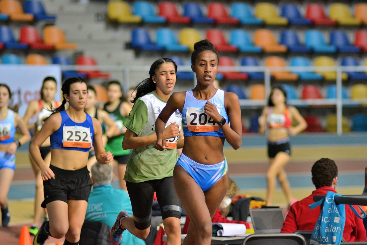 CarrerLliure's tweet photo. [Camp. Espanya Fons, Faro 🇵🇹]

🌟 RCAT Sub18 5.000m per Merem Gabriel 🌟

🥈 16:52.97 per l'atleta de @JaSabadell, anterior 17:13.2 de Silvia Fernández (CA Laietània).

⏱️ Entrenada per Juan Carlos Ginés

📸 Arxiu de Carmelo Rodríguez https://t.co/iiC9dIDnoM