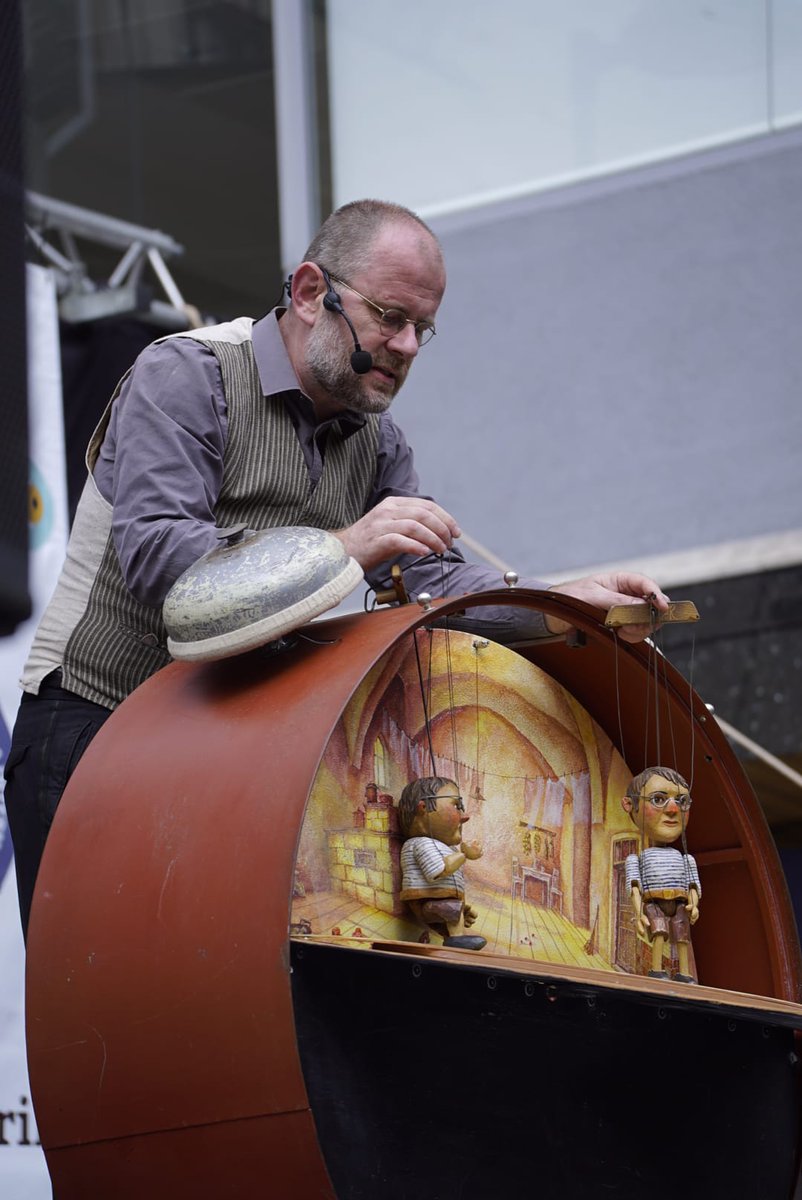 ajmollet's tweet photo. 🎭☺La #MITMO ha omplert els carrers i les places de Mollet durant aquest dissabte! Petits i grans han gaudit dels espectacles dels titelles que s'han dut a terme pels diferents espais de la ciutat. https://t.co/C6I1325j6J