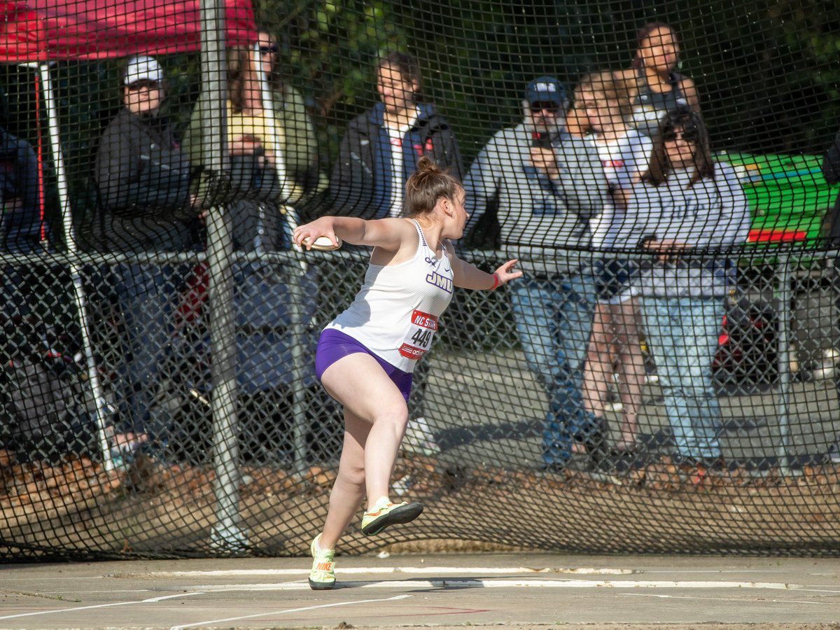 In the hammer throw, <a href="/JaidenMartellu1/">Jaiden Martellucci</a> threw for 46.82m to move up to sixth on the Dukes’ all-time top 10 list for the event 🤩

#GoDukes