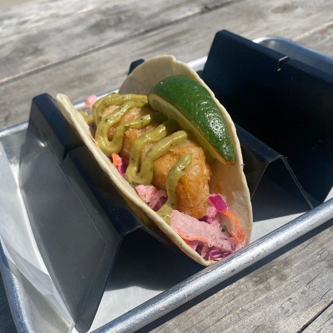 CartelTacoBar's tweet photo. 🌮Saturday Special🌮

-Fried Cod Taco
Cod fried in a tempura batter with a red cabbage &amp; jicama slaw &amp; topped with avocado aioli

#CartelTacoBar #CTBinArlington #UrbanUnion https://t.co/l29hD9uUNH