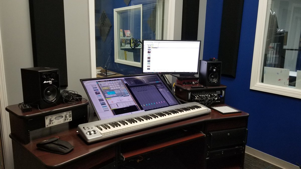 teknowguy's tweet image. Studio Build is almost complete. 40in multi-point touch screen is a nice when you have multiple recording programs running! With the ability to record 32 tracks in/out simultaneously the system is a real power house! teknowguy.com