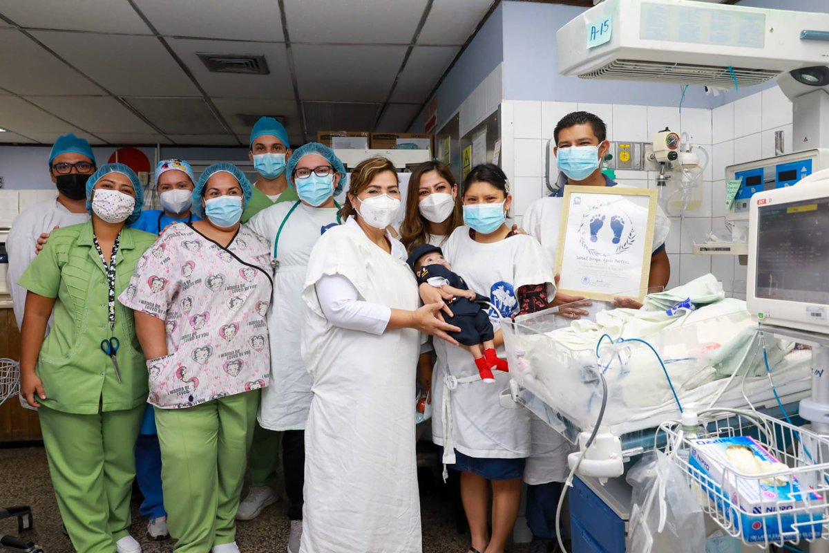 Gracias al Gobierno del Presidente <a href="/nayibbukele/">Nayib Bukele</a> porque casos como el de Samuelito hoy pueden tener finales felices y gracias también a todas las personas que ayudaron a este angelito 👼 para que hoy celebremos que va a casa con sus papás. 
¡Samuelito te quedas en nuestro 💙!