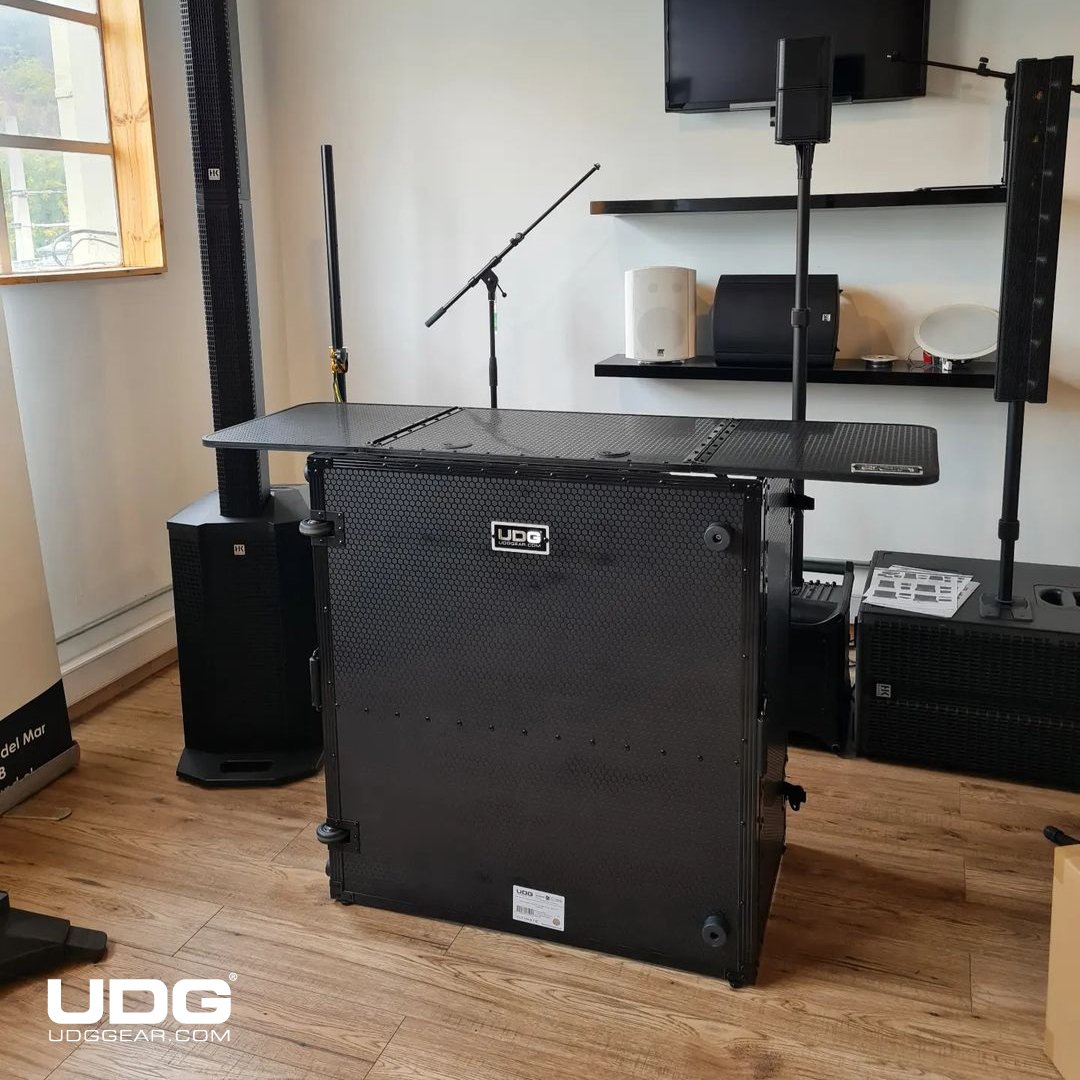 udggearcom's tweet photo. The UDG Ultimate Fold Out DJ Table Black MK2 Plus is a great table with wheels for any event. Picture by @prosound.chile
#UDG #UDGGEAR #Deejay #Producer #DJLIFE #UDGonTheRoad #DJonTour #UDGreGram #djtable #flightcase #prosound #pioneerdj #rekordbox #serato #traktordj https://t.co/Sqksorr6nZ