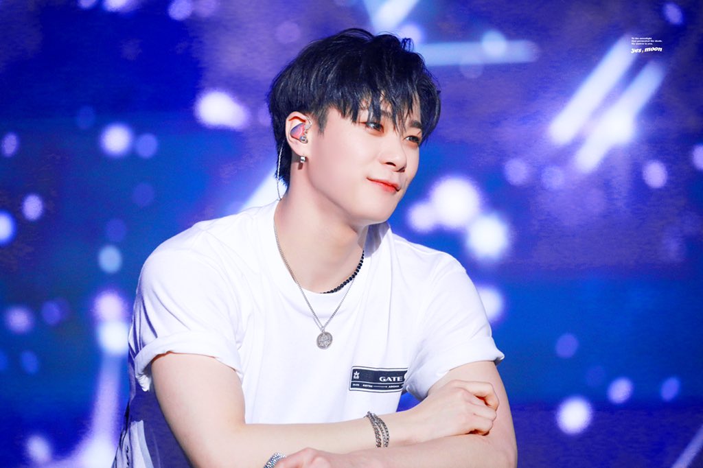 1YES2MOON6's tweet photo. 220409 #문빈 #아스트로 #MOONBIN #ASTRO 

빈아 네 눈동자말이야 
모든게 애정어린 시선에 다정히 담겨 
그렇게 빛을 내나봐💗✨ https://t.co/upaPowKsur