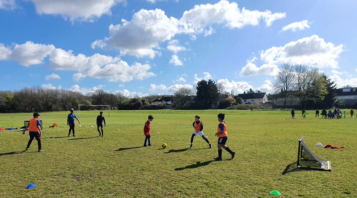 ranjsond's tweet photo. The boys were put their paces today in preparation for the final league game tomorrow. Match ready ๐๐ฝ @kolccacademy @kol_cc @EleLeague @EssexCoaches @sat76nam #grassrootsfootball #GrassrootsSport #grassroots #communityfootball #training #football #ashtonplayingfields https://t.co/XKUd0ibOSF
