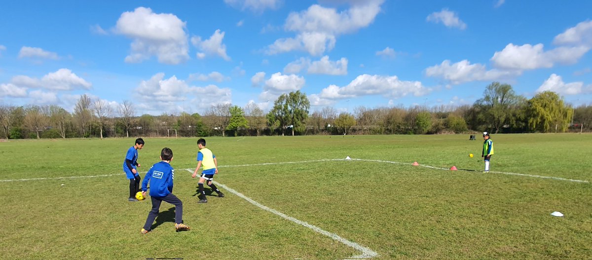 ranjsond's tweet photo. The boys were put their paces today in preparation for the final league game tomorrow. Match ready ๐๐ฝ @kolccacademy @kol_cc @EleLeague @EssexCoaches @sat76nam #grassrootsfootball #GrassrootsSport #grassroots #communityfootball #training #football #ashtonplayingfields https://t.co/XKUd0ibOSF