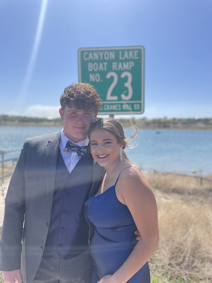 sonnysdramamama's tweet photo. Junior Prom already!! Love you Son Son and Price too!! #clhsclass'23 @bentley_sonny @ChadBentley18 #lakekids #thelakeisrising https://t.co/TCrB1luCJu
