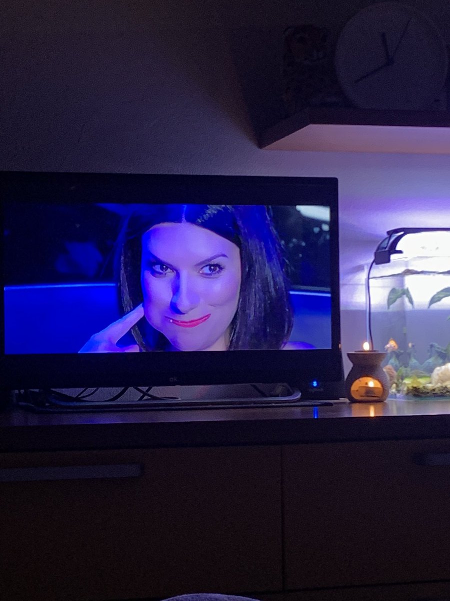 MarcoCatalanoLP's tweet photo. 😂 quanto mi sei mancata @LauraPausini #PiacereDiConoscerti #laurapausini https://t.co/qSEOkyoSwP