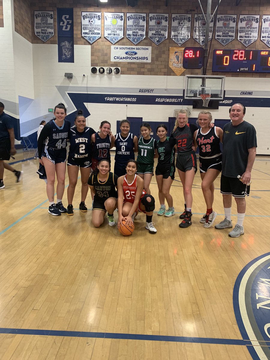 pollonpreps's tweet photo. Valley Battle East all-stars

St. Genevieve, Canyon, Hart, Verdugo Hills, Burroughs, Providence, Saugus, West Ranch, Trinity Classical, Granada Hills https://t.co/uemPRPiIdN