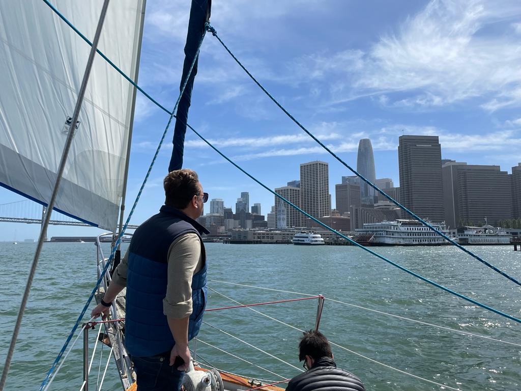 robertskrobak's tweet photo. #vleaderstech - Day5 Final; starting with sailing in the Bay area around the famous Alcatraz. Then joining Google Area120 with inspiring speaker @gabor and finally Dinner all together at Morton's The Steakhouse - trip was nicely summarised by the two Captain's Matteo and John👍 https://t.co/k7Xt2cKyKP