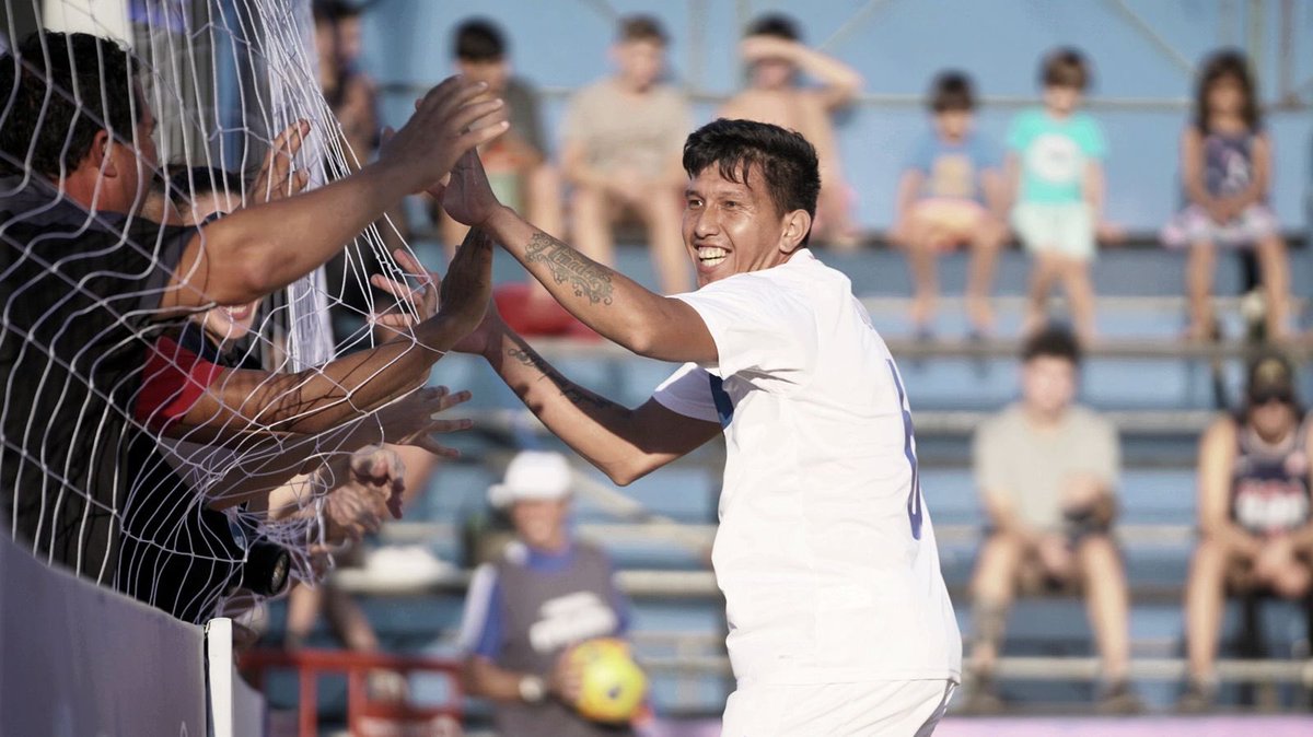 lospynandipy's tweet photo. #APFFútbolPlaya 🇵🇾
⏳ Resultado final:
🇨🇱5-9🇵🇾
La selección absoluta se impuso ante @LaRoja con goles de:
⚽️Jesús Rolon (2)
⚽️Jesús Martinez (4)
⚽️Carlos Benitez
⚽️Carlos Carballo
⚽️Gustavo Benitez
#OrgulloPynandi 👣
#LigaEvolucionFP
📸 @LigaEvolucion https://t.co/Pgr6mRfTER