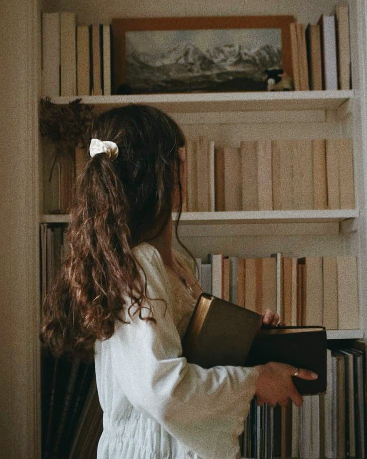 "Aveces la princesa tiene que dejar su abanico para tomar su espada y defender a su pueblo"
Una frase tan controversial pero que me gusta mucho, ¿Qué opinan ustedes?