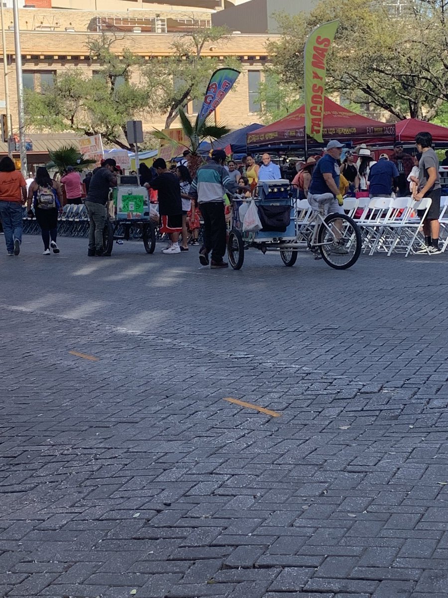 Waiting for the spurs run before the flambeau Parade <a href="/MikeTaylorShow/">Mike Taylor</a> <a href="/biggestpuma/">Sam Freas</a>