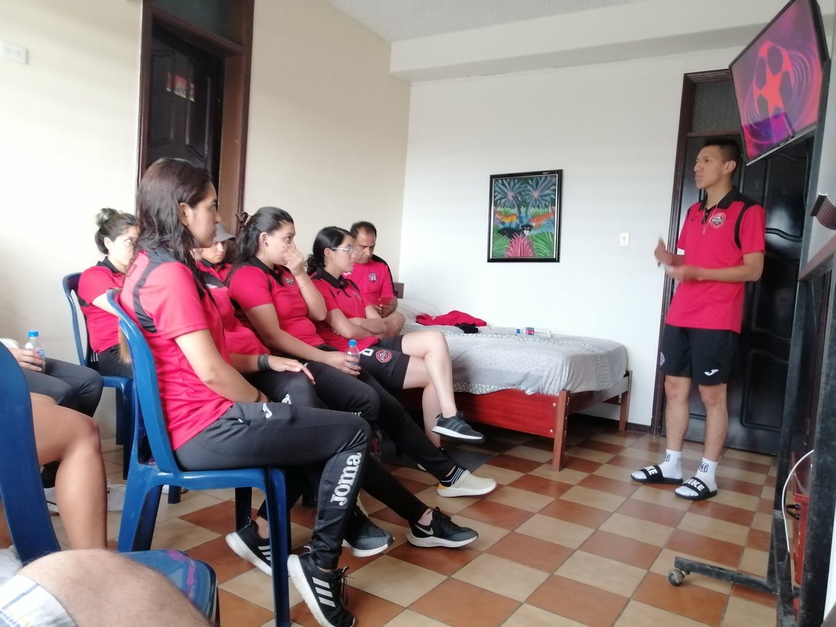 AvicedFC's tweet photo. El partido para nosotros ya inició, todas concentradas por el objetivo, hoy dejaremos todo en la cancha.
Todo sueño se construye con trabajo, esfuerzo y sacrificio.
#IK9 🆚 #AvicedFC
💪🏼💪🏼💪🏼💪🏼
🔴⚫🔴⚫
🏆🏆🏆🏆
@elmercurioec @tomebamba @jdiegocornejo70 @confa_fef @donguifor https://t.co/QVKUpSPhKS