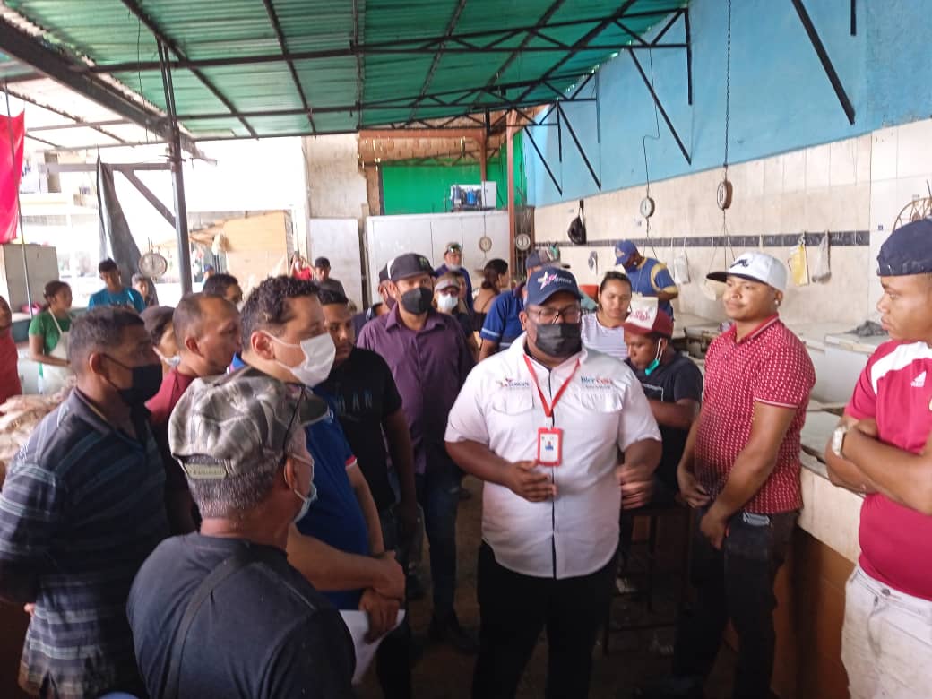 Minpescave2's tweet photo. 1/2 #Carabobo🐟| Minpesca en alianza con el Estado Mayor de Alimentación, el Ministerio de Comercio, las alcaldías de los Municipios: Valencia, Puerto Cabello y Morón; junto al sector privado iniciaron el Plan de distribución de pescado Semana Santa 2022.
#SemanaSantaSegura2022 https://t.co/u6po4FJK4D