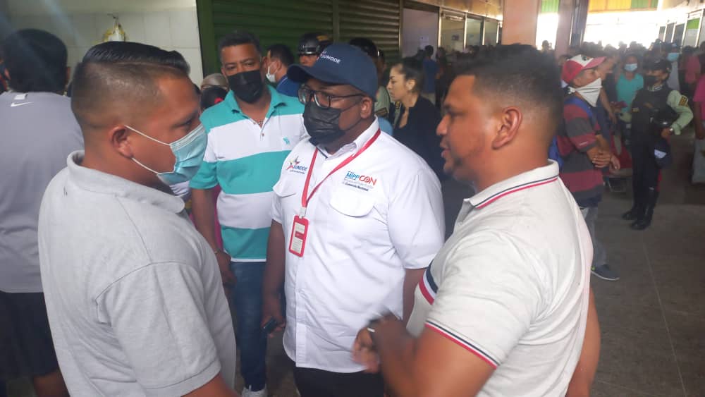 Minpescave2's tweet photo. 1/2 #Carabobo🐟| Minpesca en alianza con el Estado Mayor de Alimentación, el Ministerio de Comercio, las alcaldías de los Municipios: Valencia, Puerto Cabello y Morón; junto al sector privado iniciaron el Plan de distribución de pescado Semana Santa 2022.
#SemanaSantaSegura2022 https://t.co/u6po4FJK4D