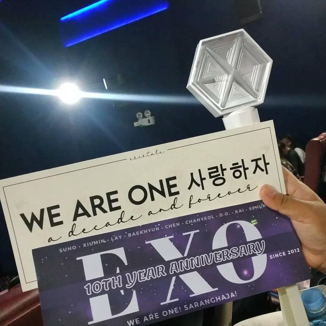 ilovevyah's tweet photo. Reliving the moment with our boys
#ADecadewithEXO 
#ERISTALEDVO https://t.co/QY7aIfxK0N