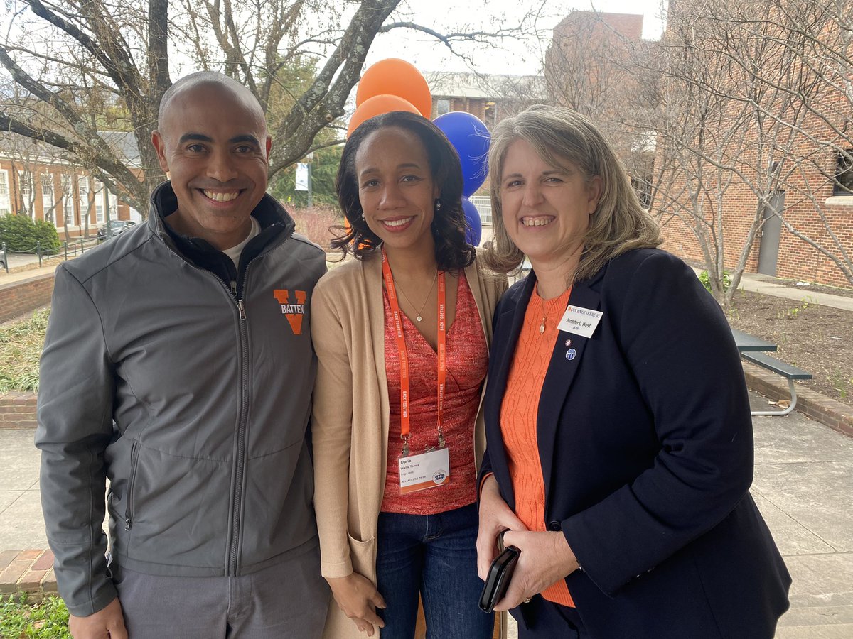 DariaTorres's tweet photo. Inspired by their leadership! @UVA #BlackAlumniWeekend @UVADeanJWest @ianhsolomon https://t.co/EwtO1l8dWt