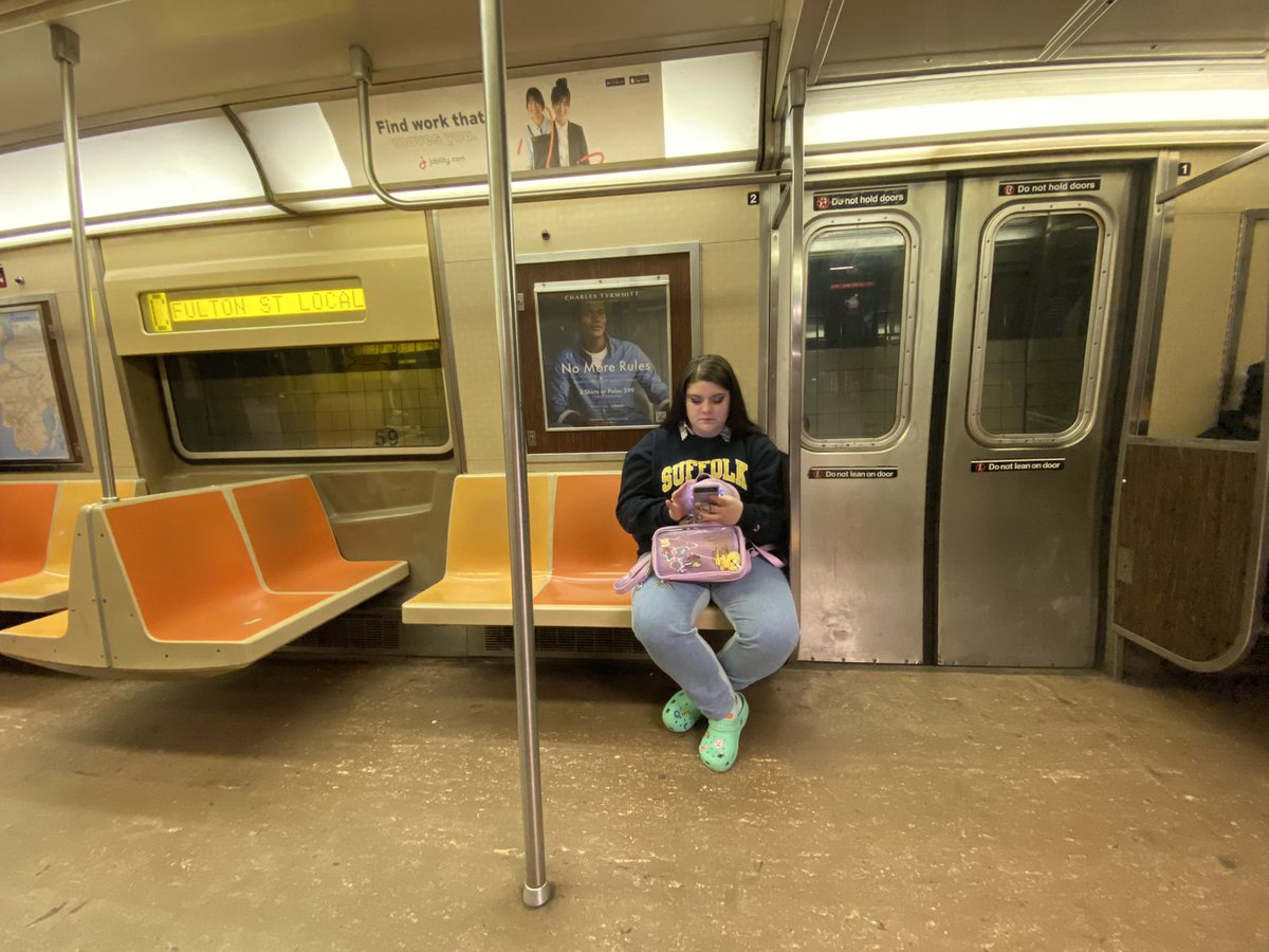 HereComesShawty's tweet photo. this crazy looking girl on the train smelled so horrible the whole car got up and moved 😭😭🤣 #newyorkerproblems https://t.co/ph0KY6pYes