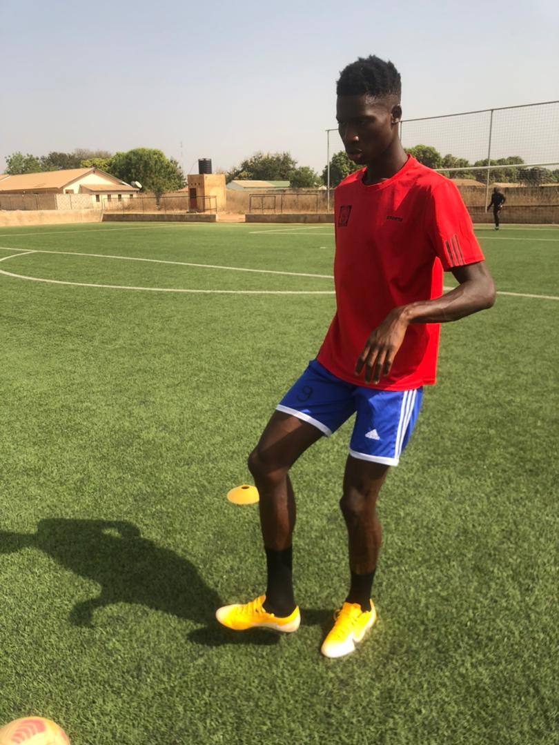 modoulaminsan13's tweet photo. Lawrence one of the finest strikers Gambia's National Division 2 League. https://t.co/UXWHNaUM6P