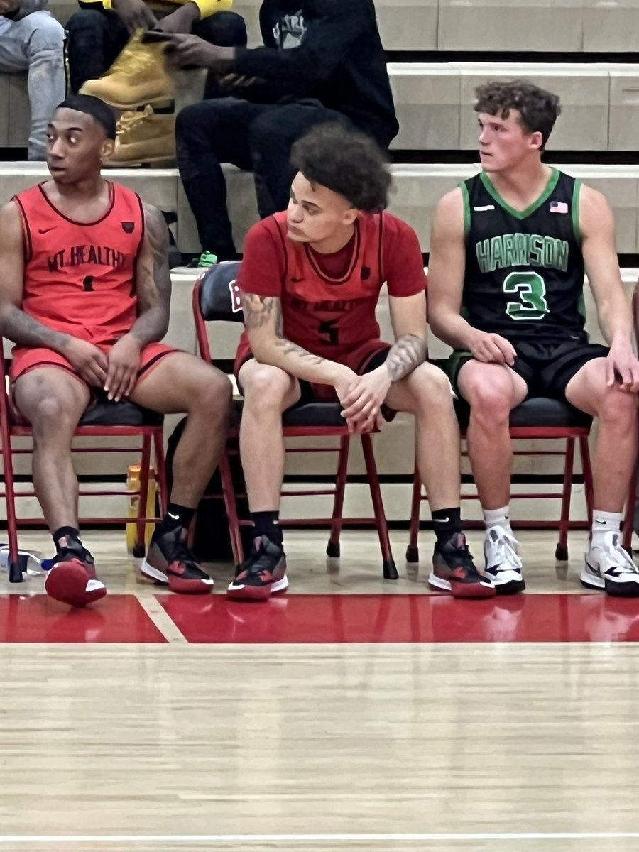 mthealthyowls's tweet photo. Watching the District 16 All Star game! ⭐️ #morepicscoming @wildcatsofhhs @swocsports @CoachCass5 @JavounC5 @robbiecass10 https://t.co/tBGf0iIh7B