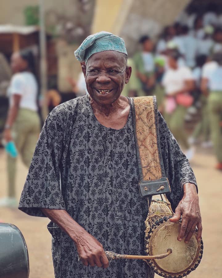 lord_IY's tweet photo. Everyone is talking about how the pictures sold as an nft and that nft is this, nft is that…good but

how about we actually talk about this guy first? The love? The fact that he kept his promise? The fact he changed a life? I’m inspired 👏♥️♥️ https://t.co/cljG72aiZy