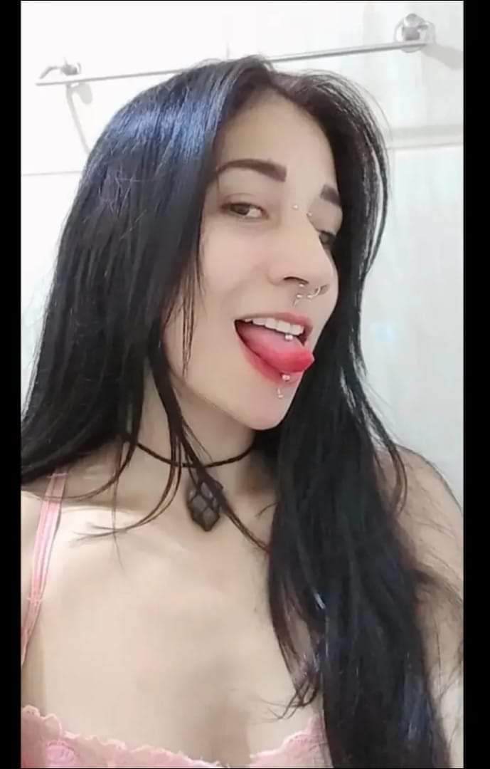 hey_caroline3's tweet photo. O piercing na língua mais bonito
eu não sei tirar foto não direito hehehe 💗🤭😅 https://t.co/7HKoYnkm9w