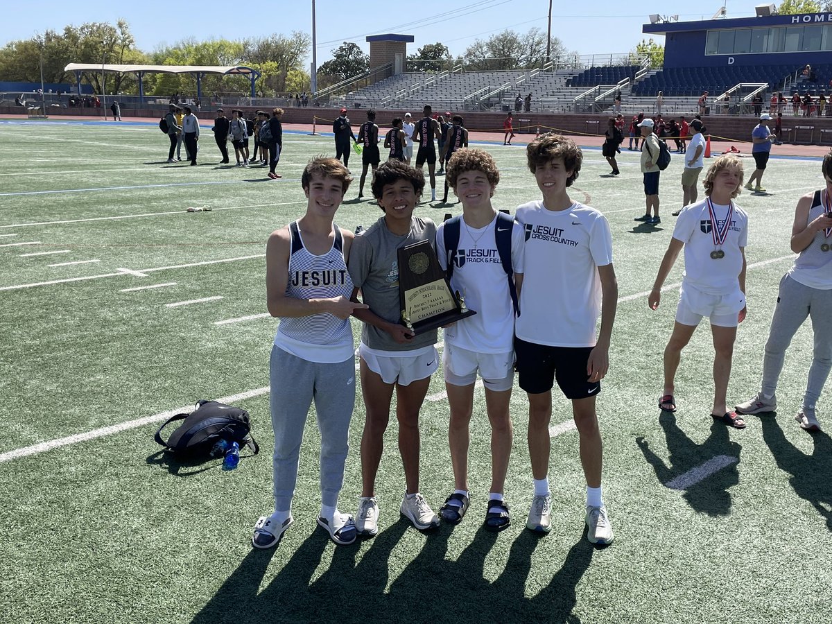 XCJesuit's tweet photo. The Rangers have a dominant performance at the 6A District 7 Championship Meet and take home first place!🏆🥇 https://t.co/9iiIRrqjGQ