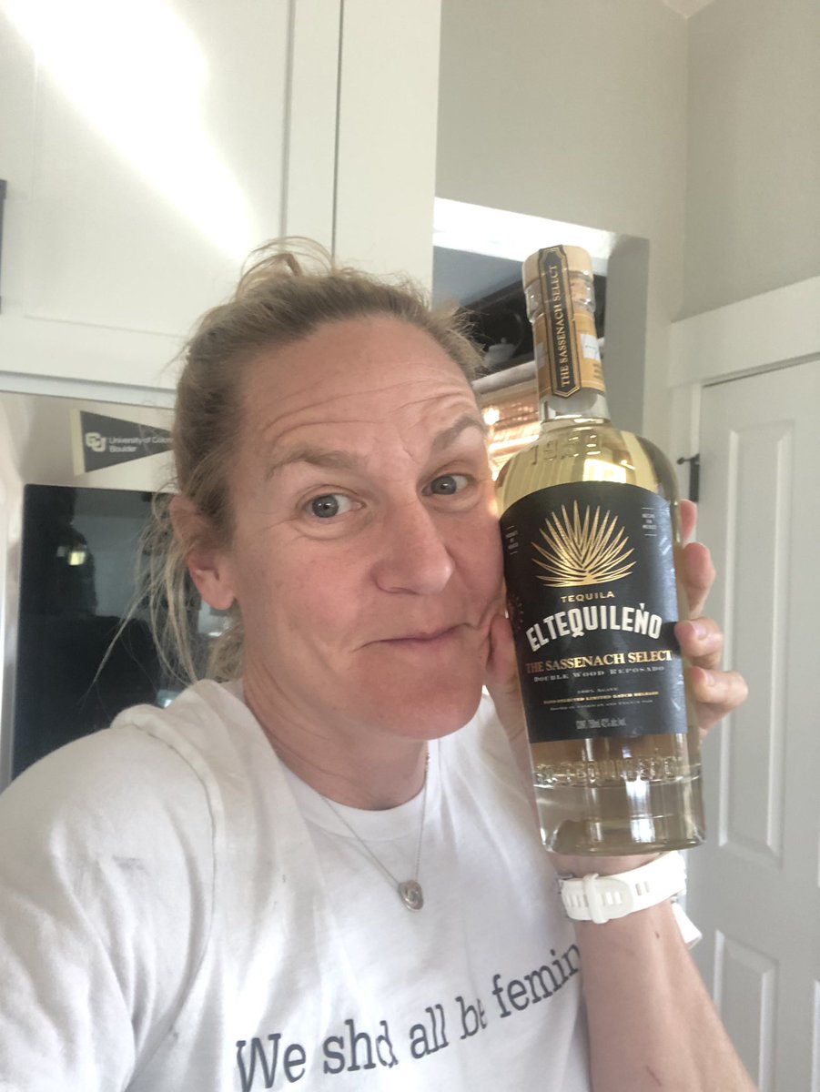 heather_doran's tweet photo. When you come home from a sweaty day at your kid’s track meet and this beauty shows up at your door! So excited! @SamHeughan #eltequileno @SassenachSpirit https://t.co/piNcYxehdh