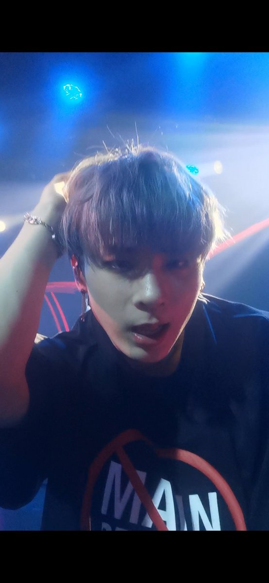 Jujunux's tweet photo. I'm dead ❤️❤️❤️
#MCND_EUROPE_TOUR #MCNDinAMSTERDAM #MCND https://t.co/Bvocm6XeJQ