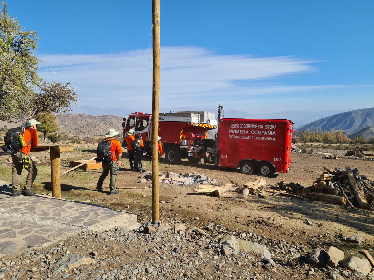 SNOBomberos's tweet photo. #rescateagreste Inicia el ejercicio de acreditación del equipo Rescate Agreste del @despachoCBSE establecieron su Puesto de Comando, su campamento base, realizaron planificación de navegación las dos cordadas iniciaron la búsqueda de las víctimas @BomberosdeChile @Radio_bomberos https://t.co/SNuqZwe1U4