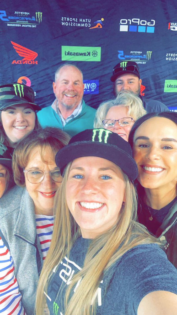 Madelinerags's tweet photo. READY FOR SOME SUPERCROSS #gatedrop #SupercrossLIVE https://t.co/GjxbnV4lzB