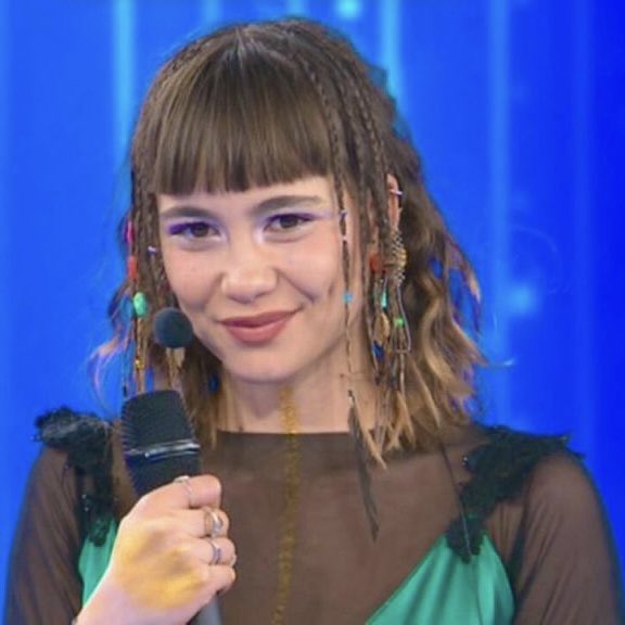 ariixsvn_'s tweet photo. QUARTA PUNTATA DEL SERALE
Stagione 1                               Stagione 2 
#Amici21 https://t.co/4uKP1D6YOV